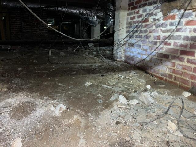 542688-wet-crawl-space-3.jpeg