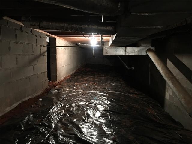 Moist, Dirty Crawl Space in New Albany, MS