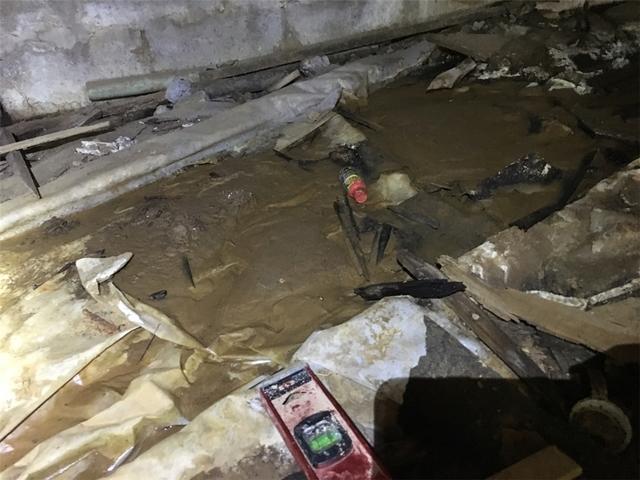 Dirty, Moist Crawl Space in Horn Lake, MS