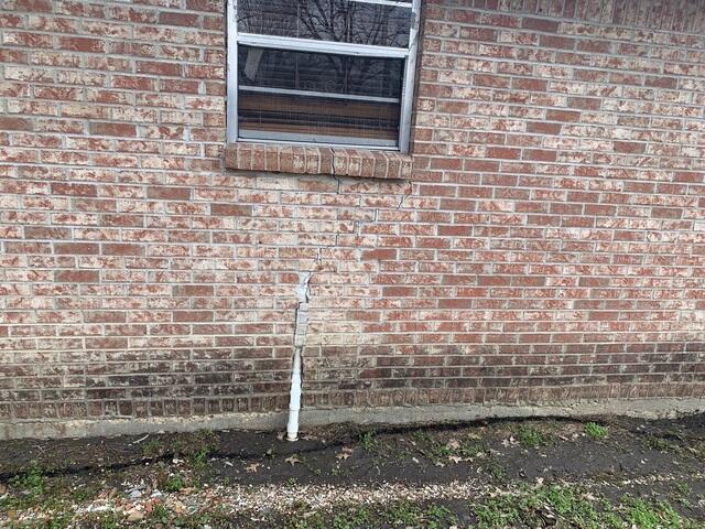 Improper Drainage Causes Foundation Settlement in Shelby, MS