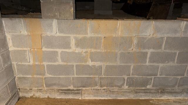 Crawl Space Wall Failure in Pocahontas, Arkansas